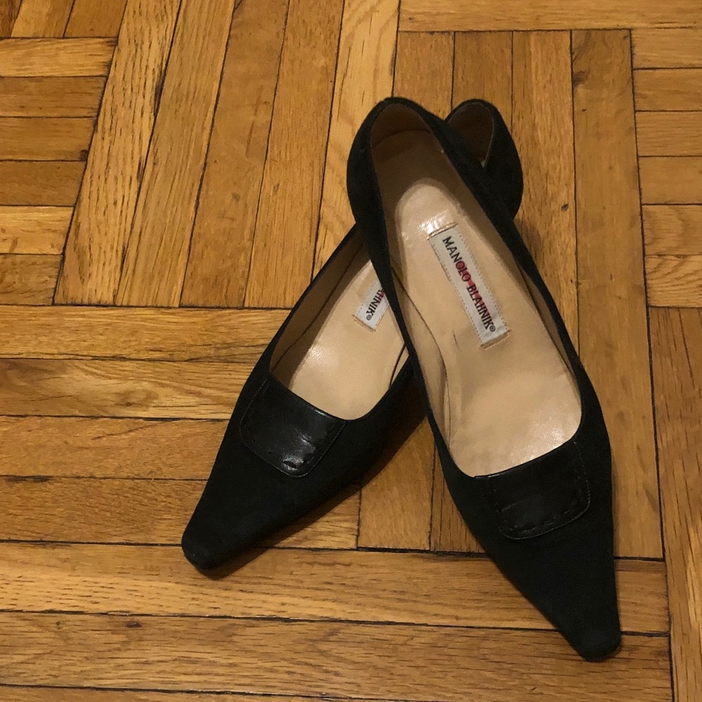 Manolo Blahnik Dark Green Pointed Toe Suede Flats